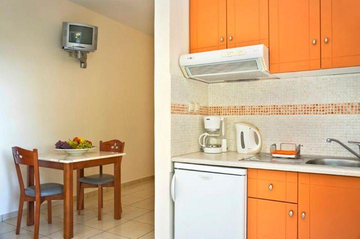 يورانيون Alfa Hotel Apartments الغرفة الصورة